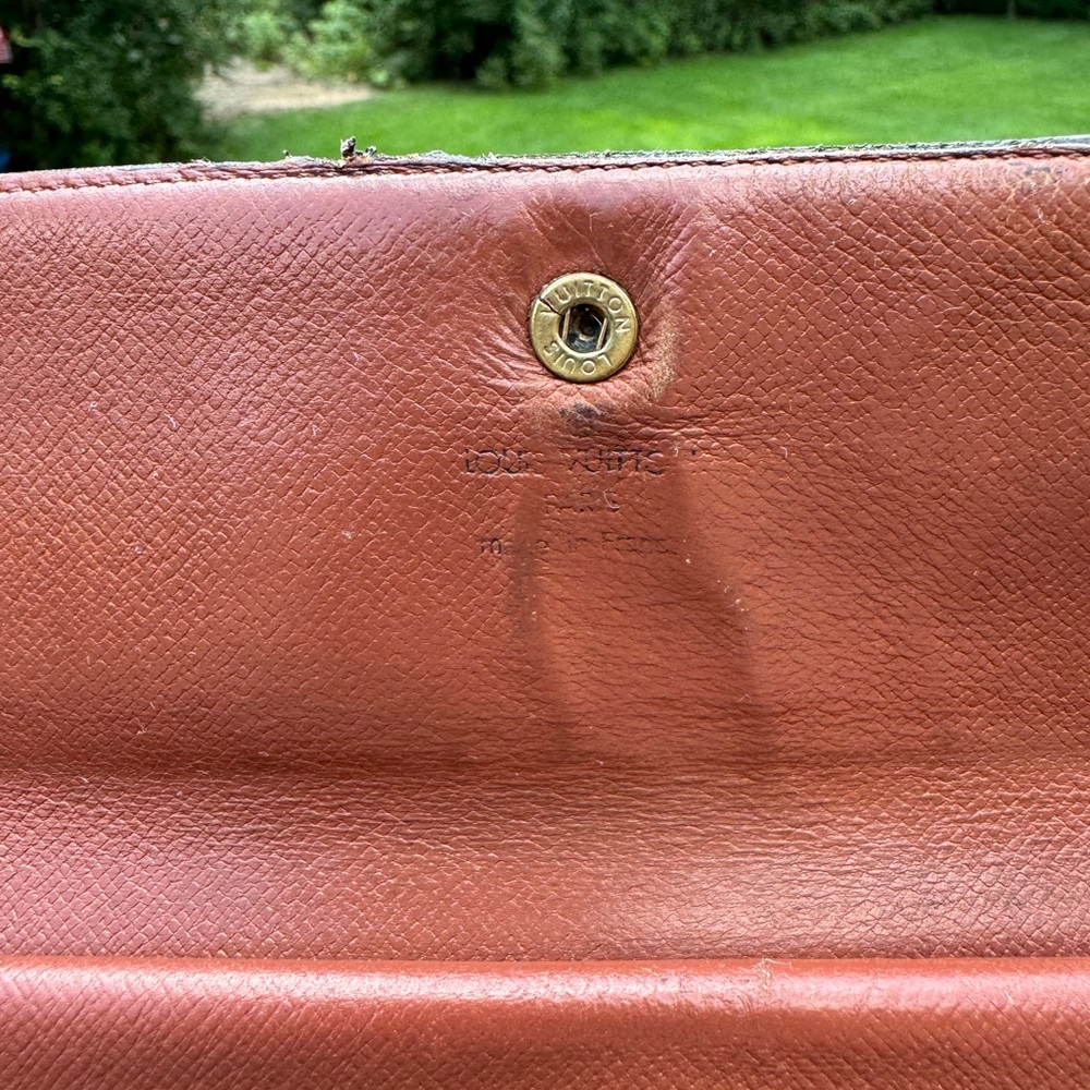 Luxury Louis Vuitton Wallet - Picture 7 of 8
